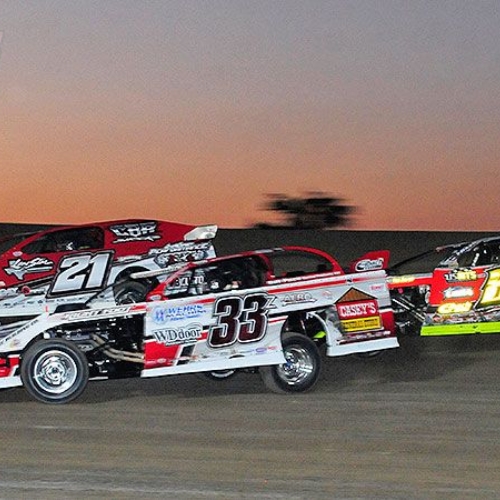 Chris Brown (21), Zack VanderBeek (33z) and Clyde Dunn Jr. (88xxx) during the USMTS Caseys Cup powered by S&S Fishing & Rental / Summit Racing Equipment Southern Region presented by Production Jars event at the Southern Oklahoma Speedway in Ardmore, Okla., on Thursday, May 4, 2017.
